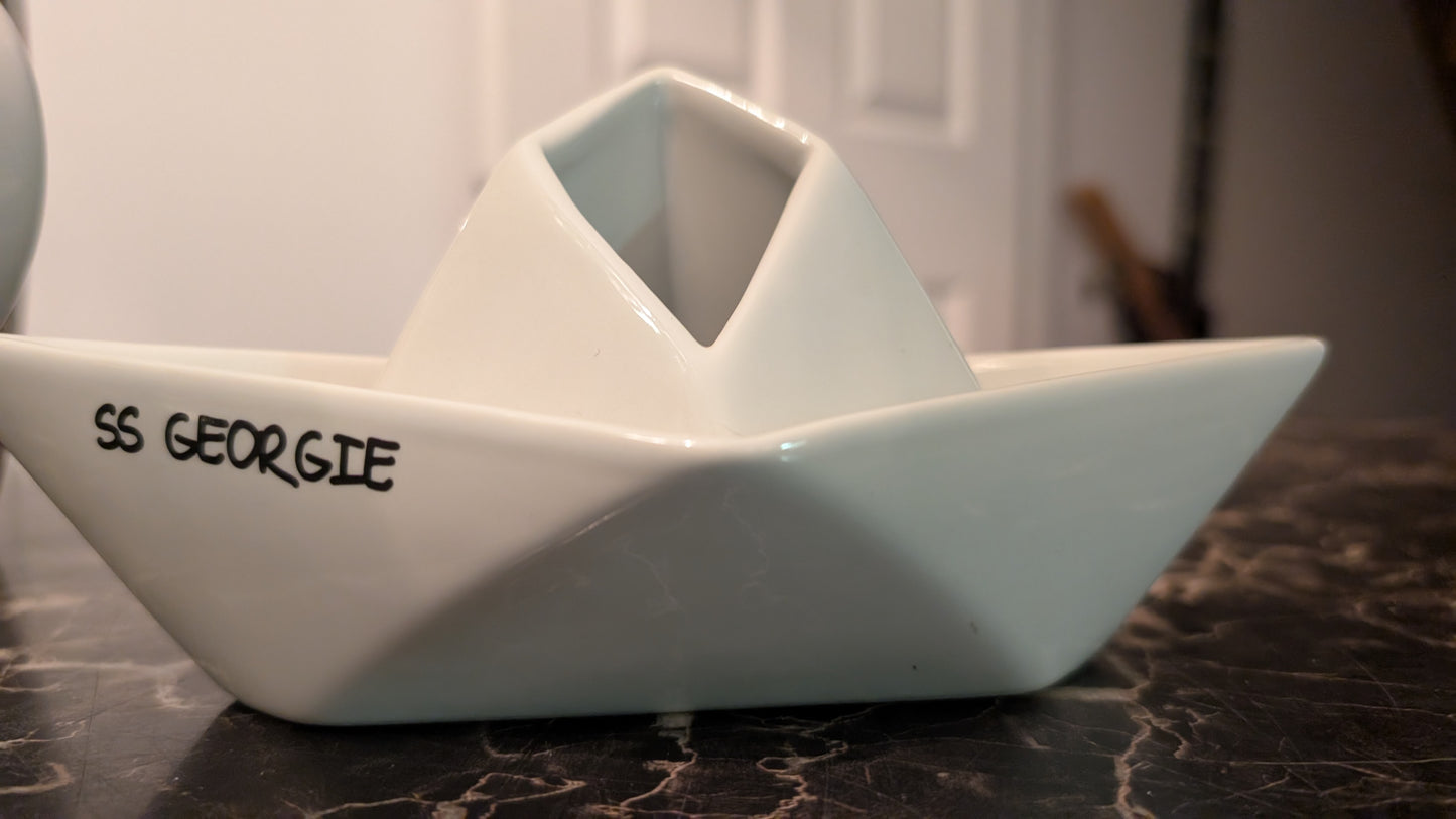 SS Georgie Porcelain Boat Pen Holder – IT Pennywise Horror Desk Decor Halloween
