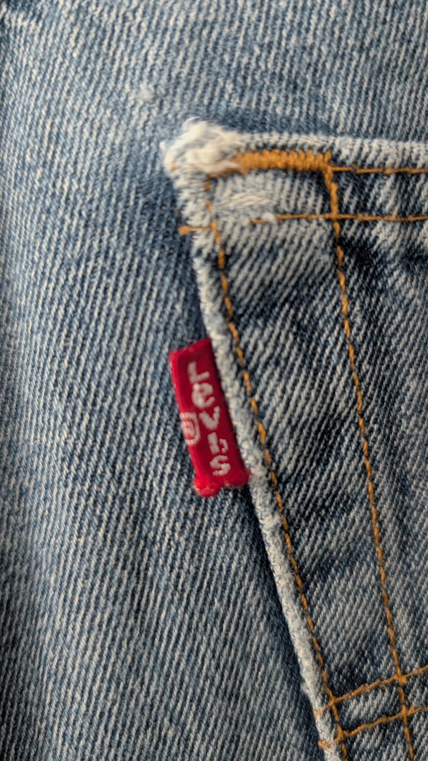 Levi’s 505 5-Pocket Blue Jeans Men’s 38x32 | Classic Fit | Distressed Leather Patch