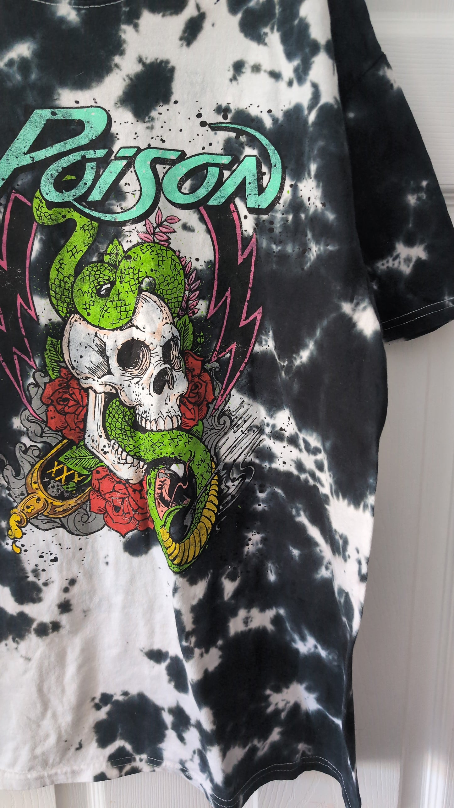 Poison Band T-Shirt Skull Snake Graphic Tie Dye Black Adult Medium