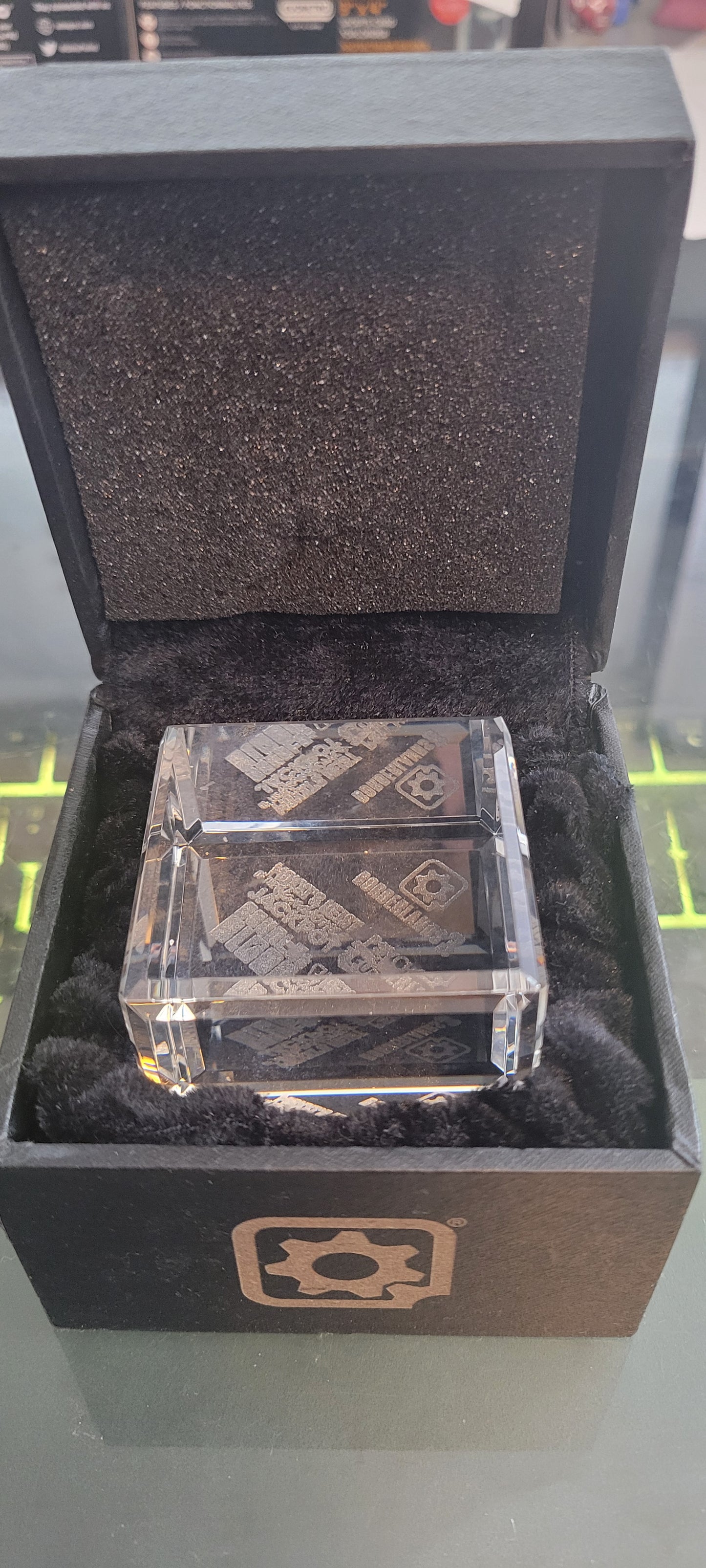 Ultra rare Crystal Cube awards Boderlands 3 Thank you gifts employees