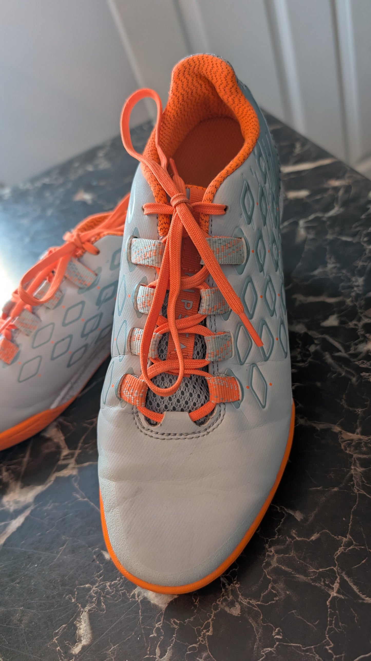 Decathlon Kipsta Indoor Soccer Shoes Futsal IC US 7 EU 40 Gray Orange