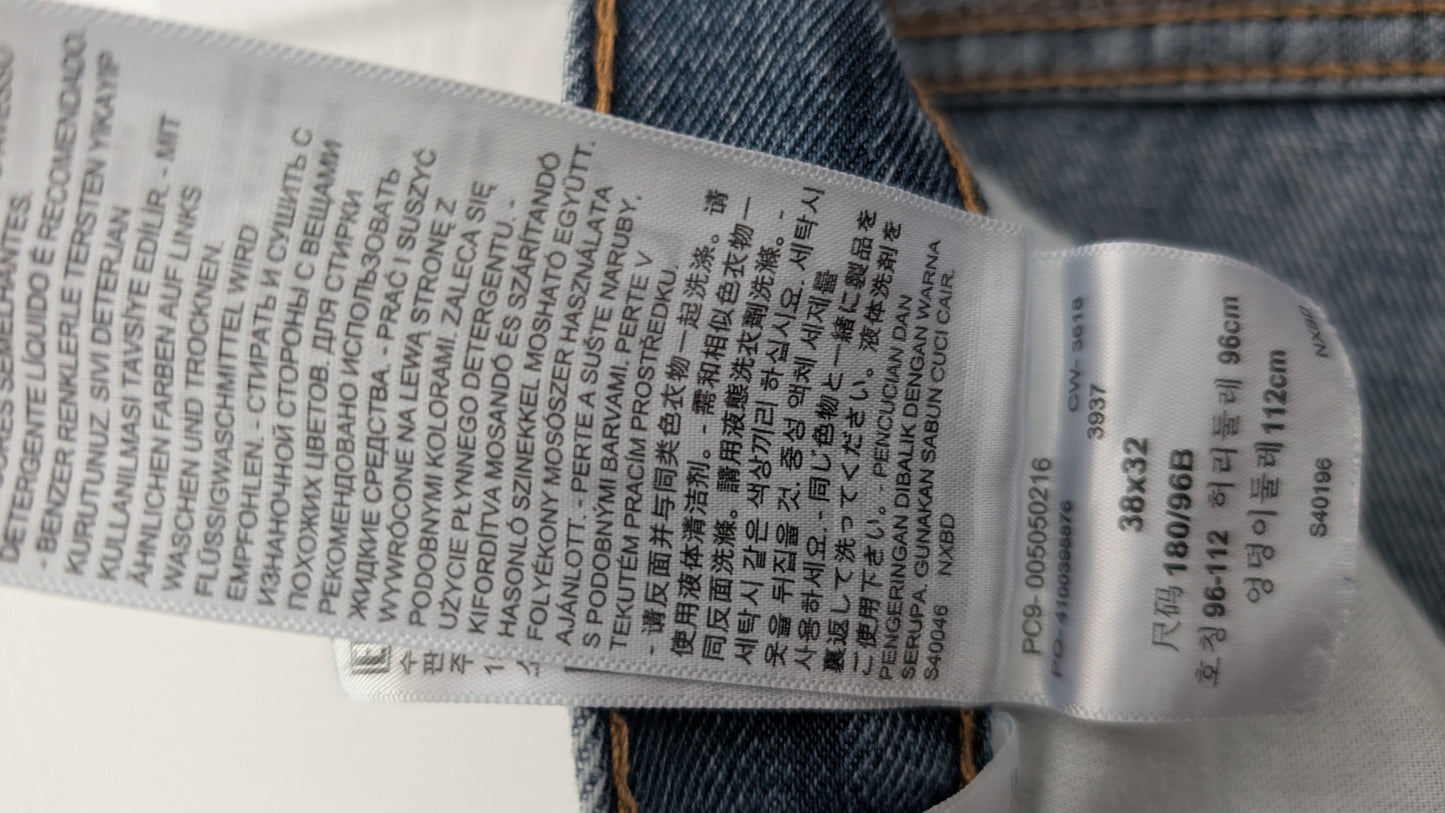 Levi’s 505 5-Pocket Blue Jeans Men’s 38x32 | Classic Fit | Distressed Leather Patch