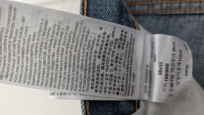 Levi’s 505 5-Pocket Blue Jeans Men’s 38x32 | Classic Fit | Distressed Leather Patch