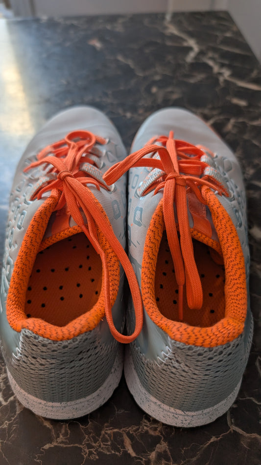 Decathlon Kipsta Indoor Soccer Shoes Futsal IC US 7 EU 40 Gray Orange