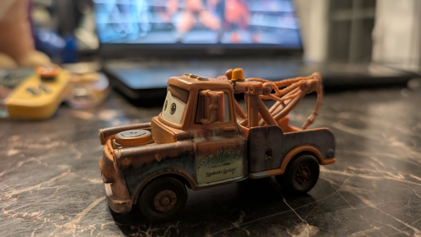 Disney Pixar Cars Tow Mater Diecast Tow Truck 1:55 Scale – cable guy – Loose