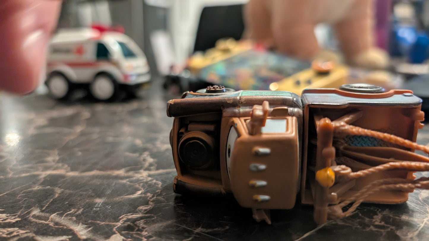 Disney Pixar Cars Tow Mater Diecast Tow Truck 1:55 Scale – cable guy – Loose