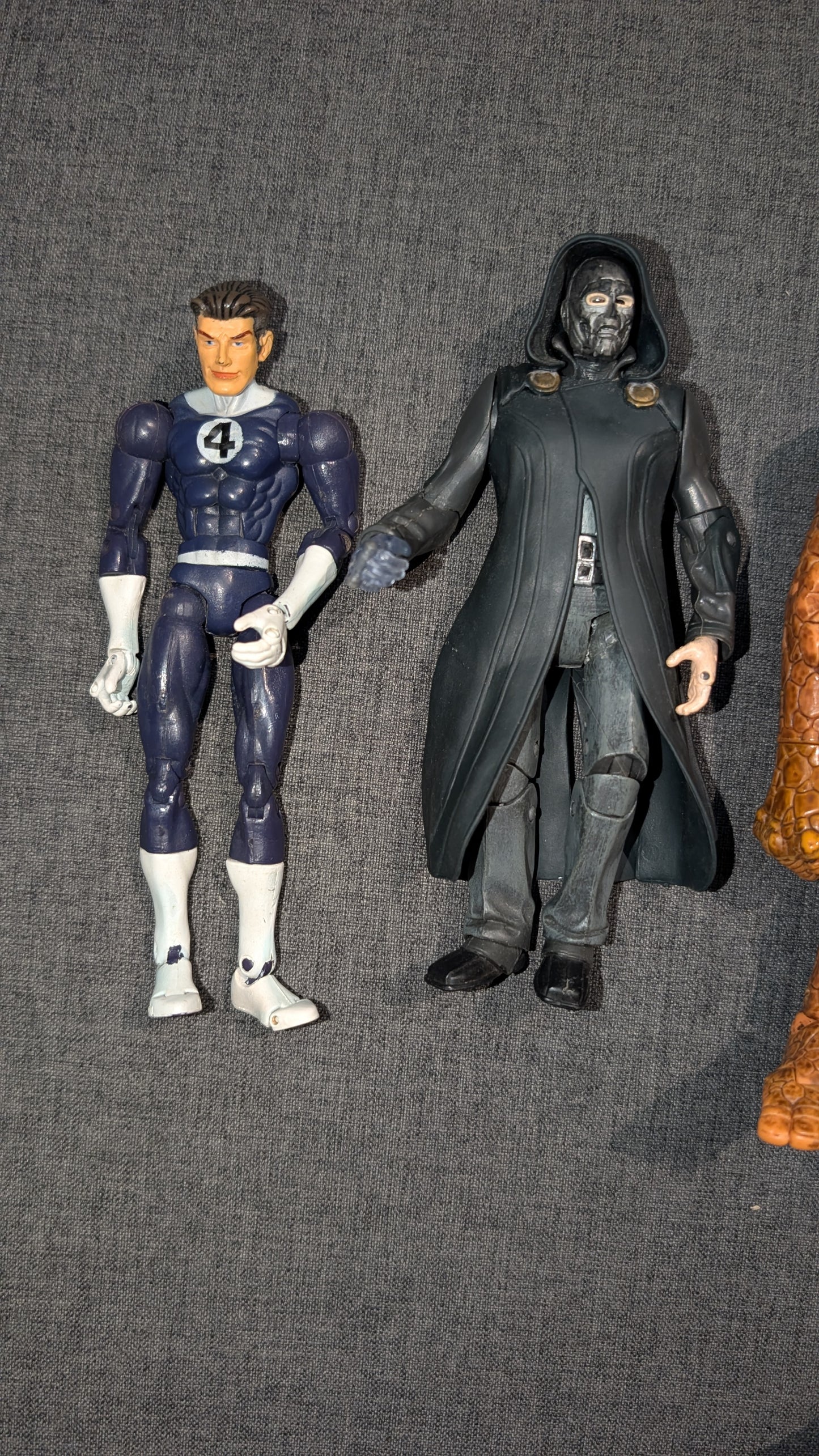 Fantastic Four Movie Figures Lot of 5 – Thing Mr Fantastic Invisible Woman Human Torch Doctor Doom (2004–2005 Toy Biz)