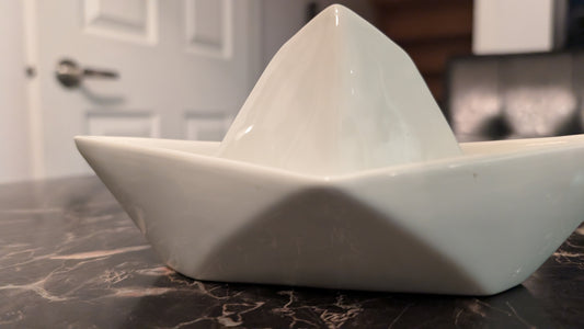 SS Georgie Porcelain Boat Pen Holder – IT Pennywise Horror Desk Decor Halloween