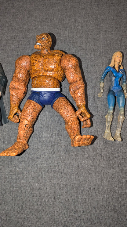 Fantastic Four Movie Figures Lot of 5 – Thing Mr Fantastic Invisible Woman Human Torch Doctor Doom (2004–2005 Toy Biz)
