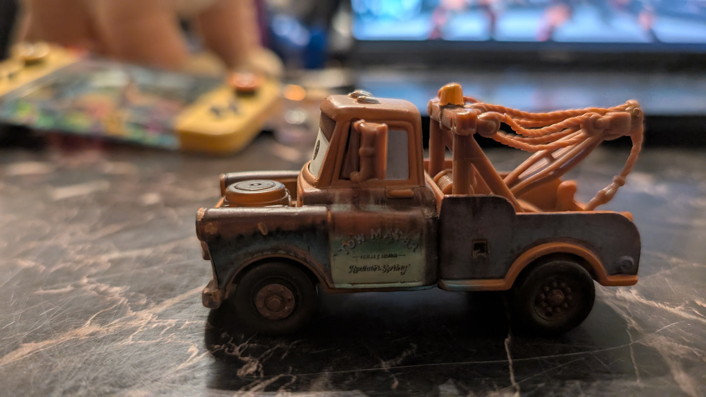 Disney Pixar Cars Tow Mater Diecast Tow Truck 1:55 Scale – cable guy – Loose
