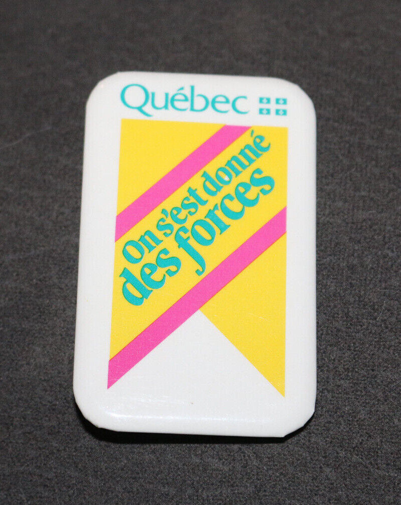 Québec On S'Est Donné Des Forces Canada Buttons Pin Back Macaron