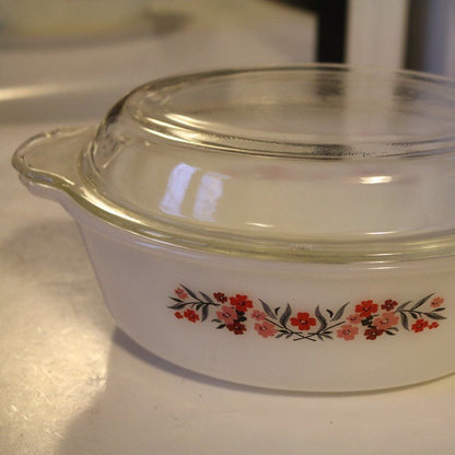 Vintage Fire King Oval Milk Glass 1-1/2 Quart Primrose Casserole Dish W/ Lid 467