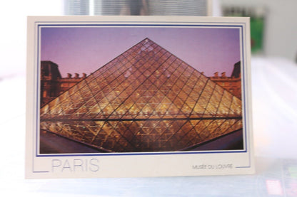 Vintage Post Card Paris Musée Du Louvre La Pyramide France