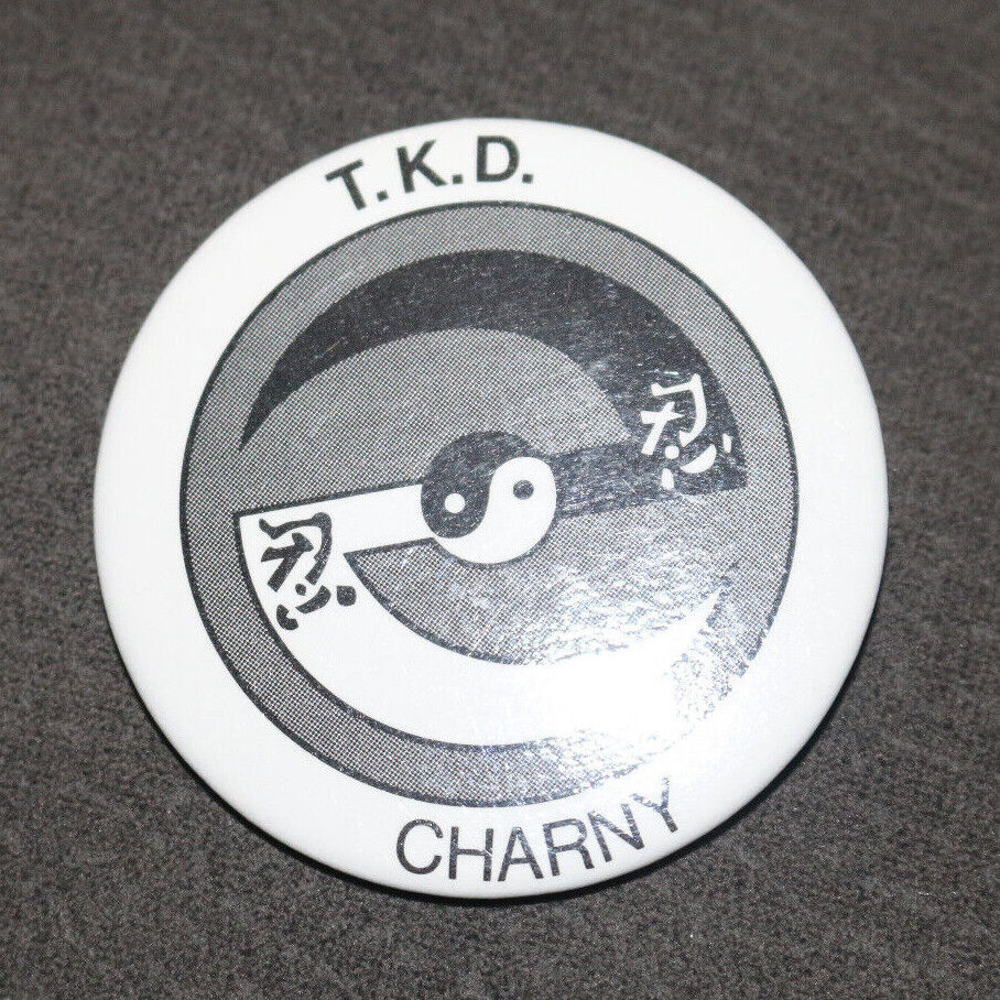 T.K.D. Charny Ying-Yang Québec Buttons Pin Back Macaron