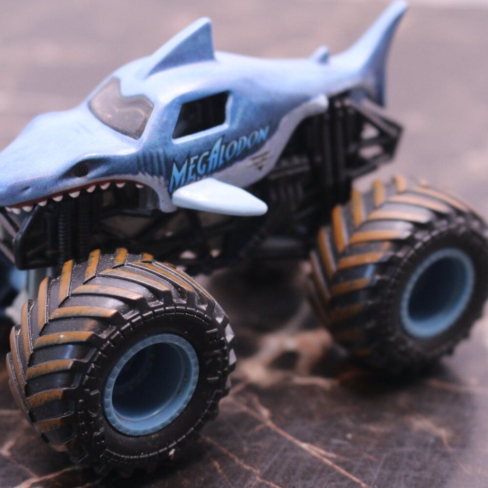 Megalodon hot wheels monster truck online