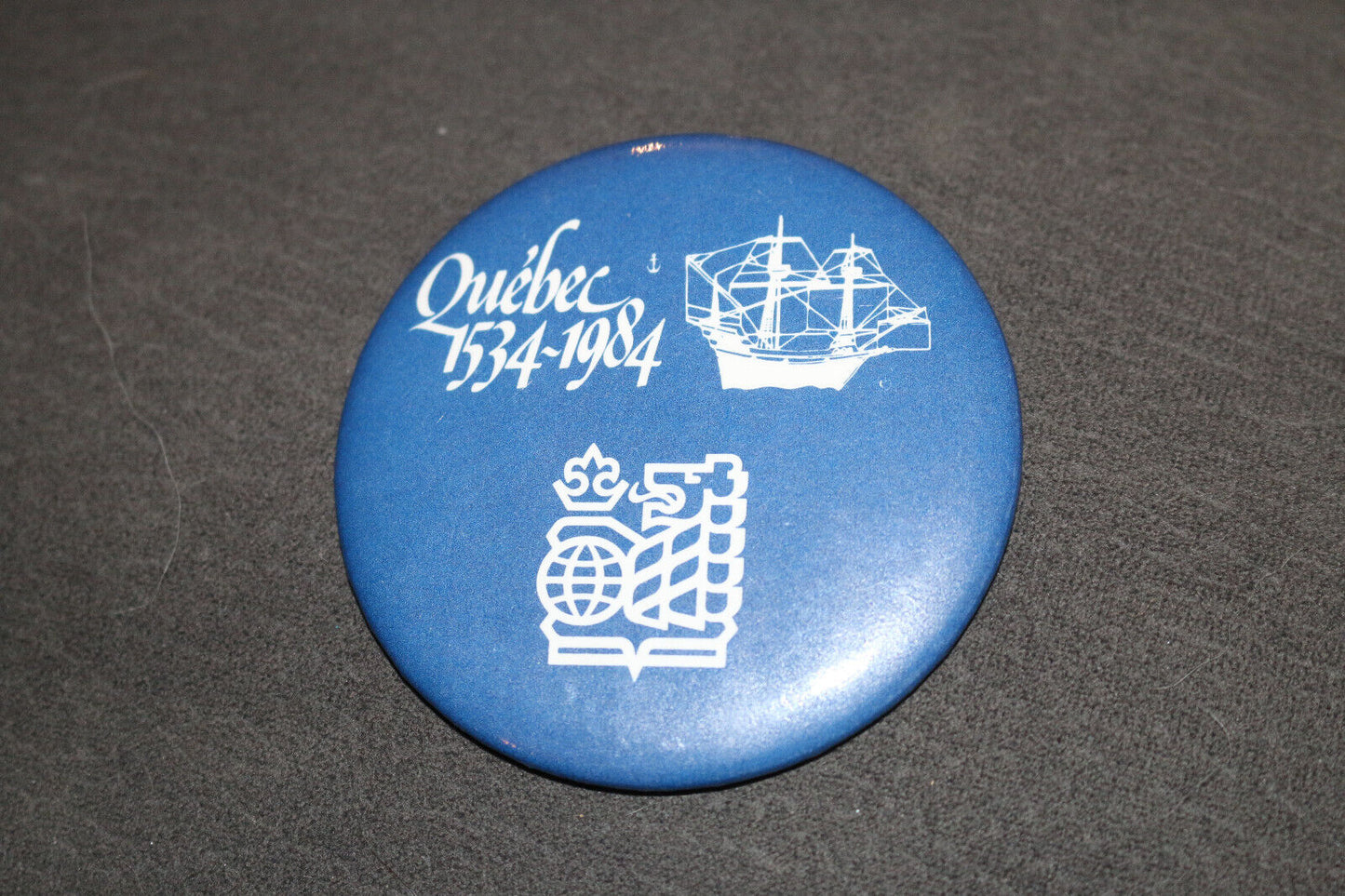 Banque Royale Québec Logo Inversé 1534-1984 Buttons Pin Back Macaron Vintage