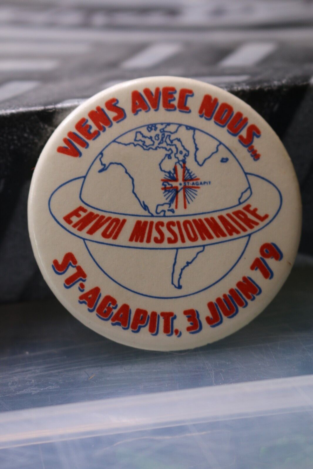Vintage Macaron Pinback Québec Viens Avec Nous Envoi Missionnaire 1979 St-Agapit
