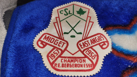 Vintage Shoulder Patche Souvenir Mdiget East Angus Champion 1957/1958