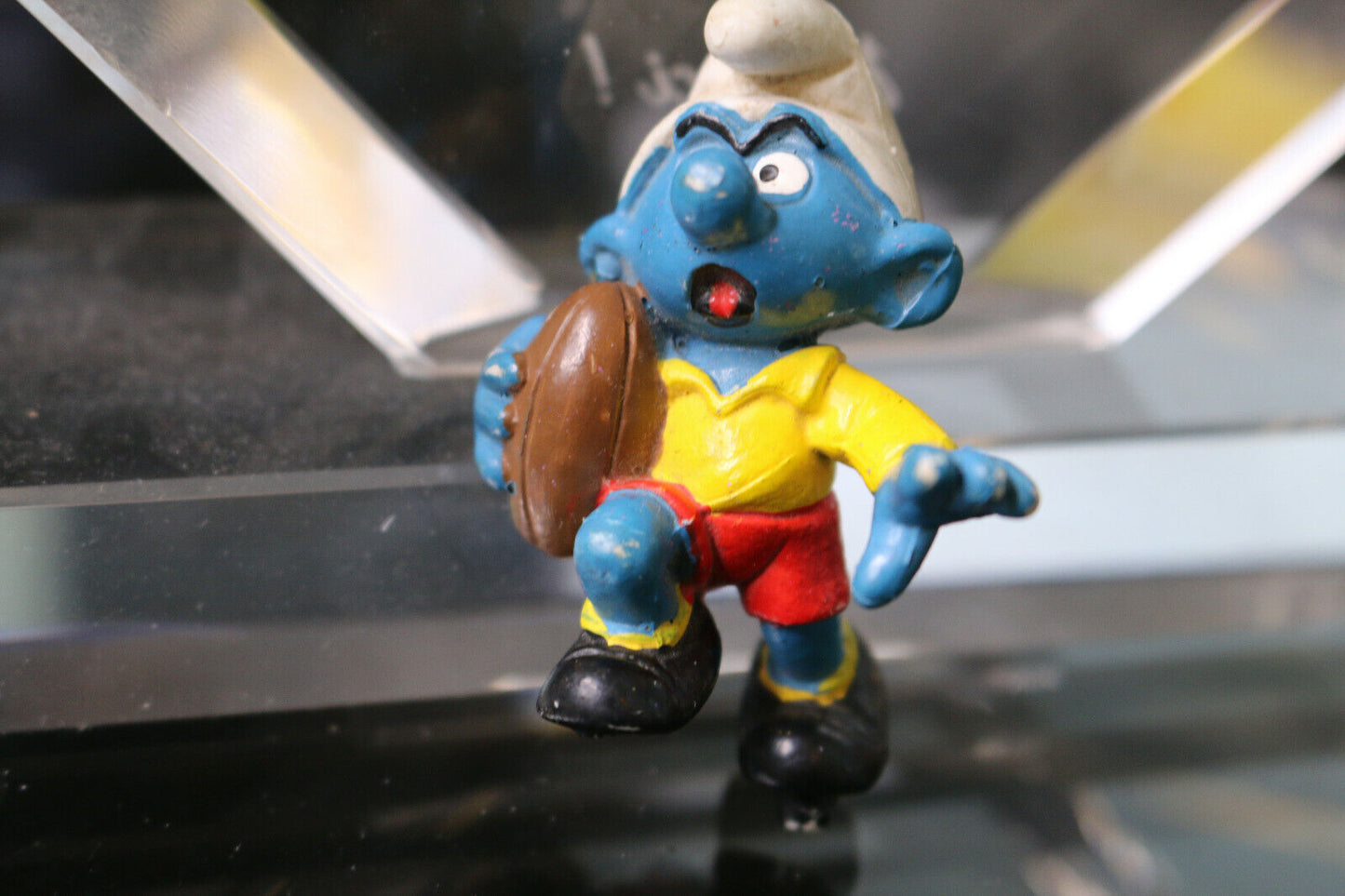 Smurfs 20065 Rugby Smurf Football W Berrie Vintage Figure Toy Pvc Figurine 80S