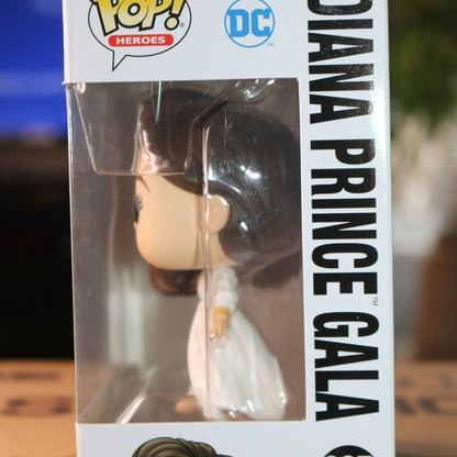 Diana Prince Gala Ww84 Wonder Woman Funko Pop Vinyl #325 Brande New