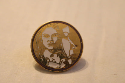 Solidarité Pin Woman Femmes Du Québec Canada Collection De Pinback Golden