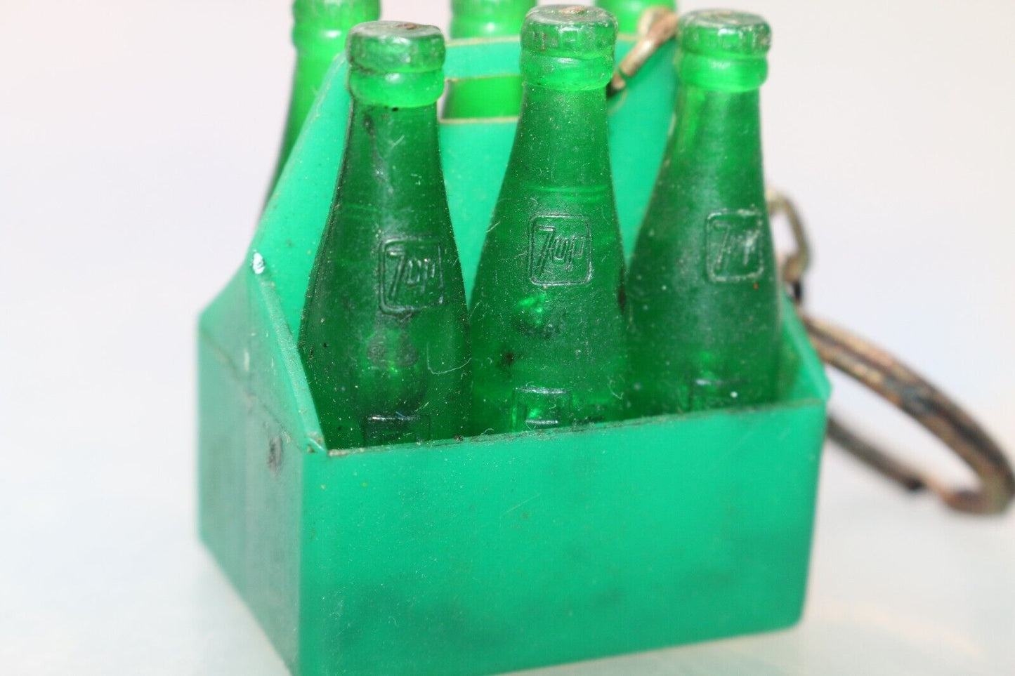 7Up The Uncola Key Ring Keychain 6-Pack Bottles Taiwan Vintage 1.5"-1.75" Soda