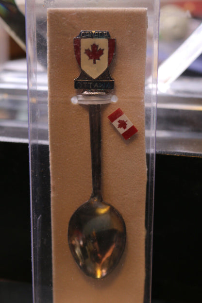 Lot Of Canada Spoon & Pin Souvenir Collectible