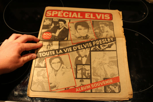 Special Elvis Memorabilia Rare Vintage Newspaper Québec Canada Complet + Poster