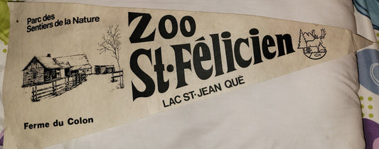 Banner Pennant Zoo St-Félicien Lac St-Jean Québec Canada 25" Souvenir Vintage