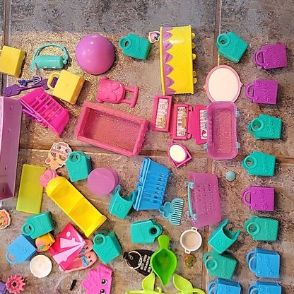 Huge Lot Of Toys Shopkins Accessories Play Set Figures House Eraser Mini-Bags