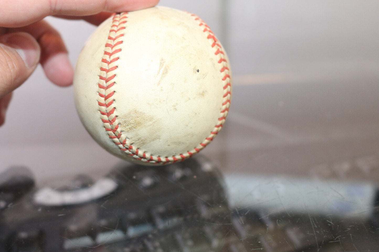 Official League 33C Genuine Cowhide Baseball Ball