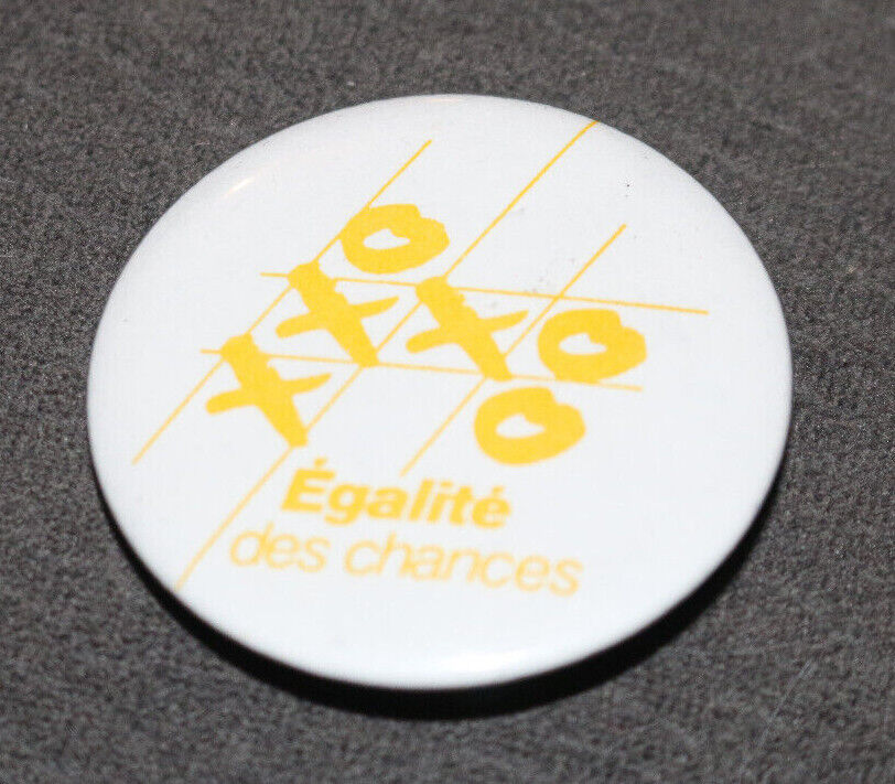 Égalité Des Chances Tic-Tac-Toe Vintage Québec Buttons Pin Back Macaron Vintage