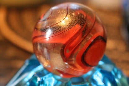 Velliglas Wire Pull Shooter Marble Red Big One. Measures Approx 5Cm 2 Colors.