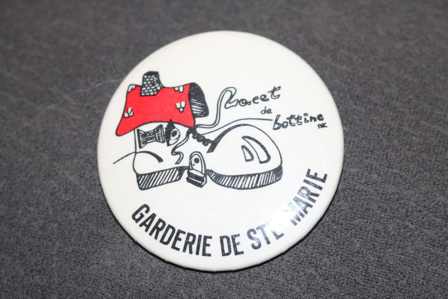 Lacet De Bottine Garderie De Ste-Marie Québec Canada Buttons Pin Back Macaron