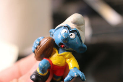 Smurfs 20065 Rugby Smurf Football W Berrie Vintage Figure Toy Pvc Figurine 80S