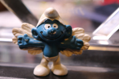 Smurfs 20071 Flying Smurf Angel Feather Wings Pvc Figure Vintage Toys 80'S Toy