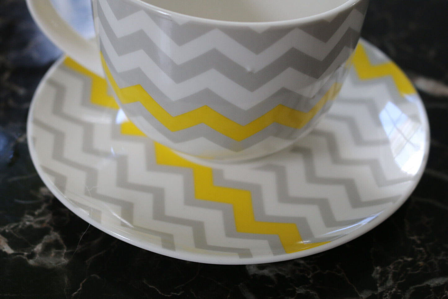 Maxwell & Williams Colour Bolt Breakfast Cup & Saucer 475Ml Yellow Gift Claire
