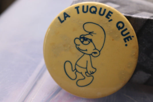 Vintage Mini Macaron Pinback Québec Canada La Tuque, Qué Smurf Schtroumpf