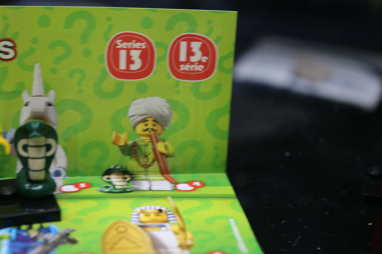 Lego ® - Collectible Minifigures: Series 13-Snake Charmer Figurine (Col13-4)