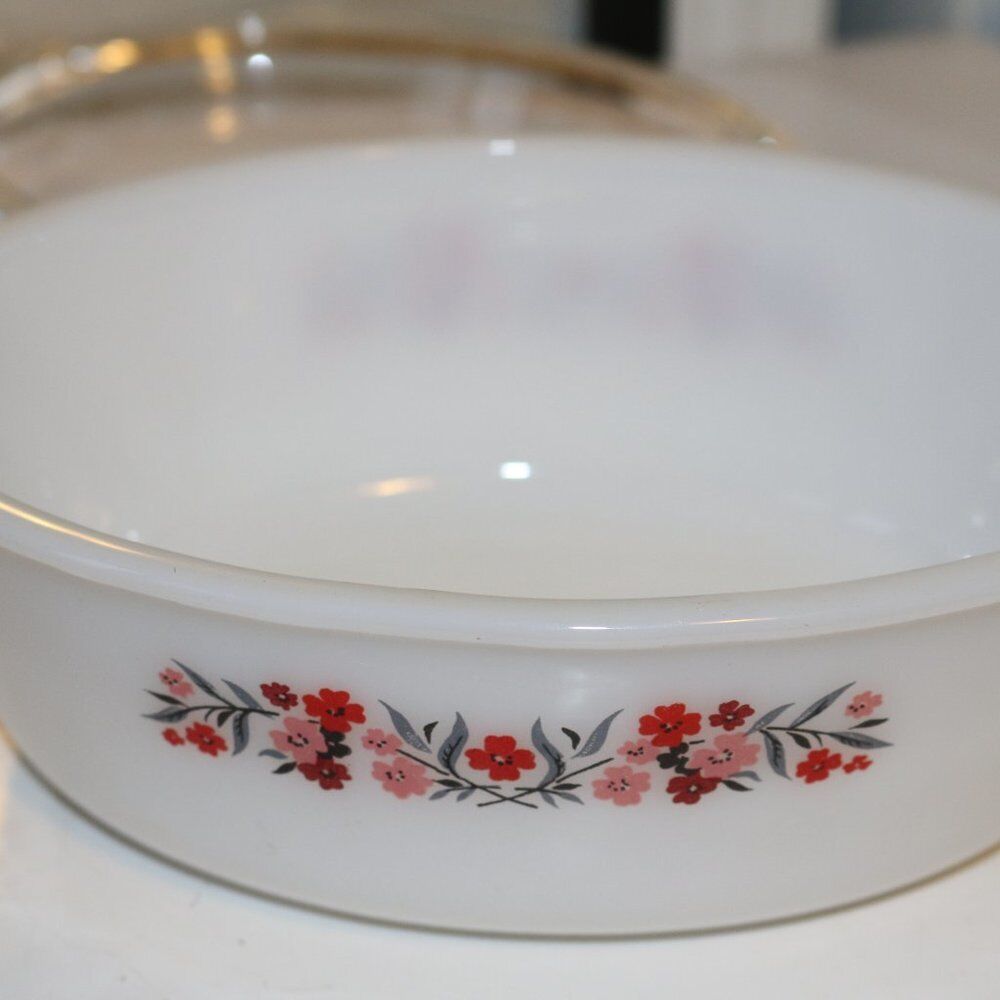 Vintage fire king outlet casserole dish