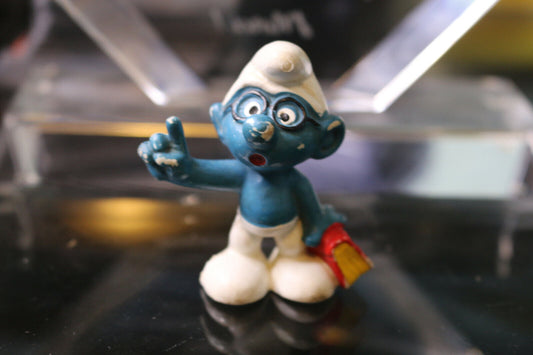 Smurfs Brainy Smurf Bookworm Smart Nerd Book 20094 Rare Vintage Display Figure