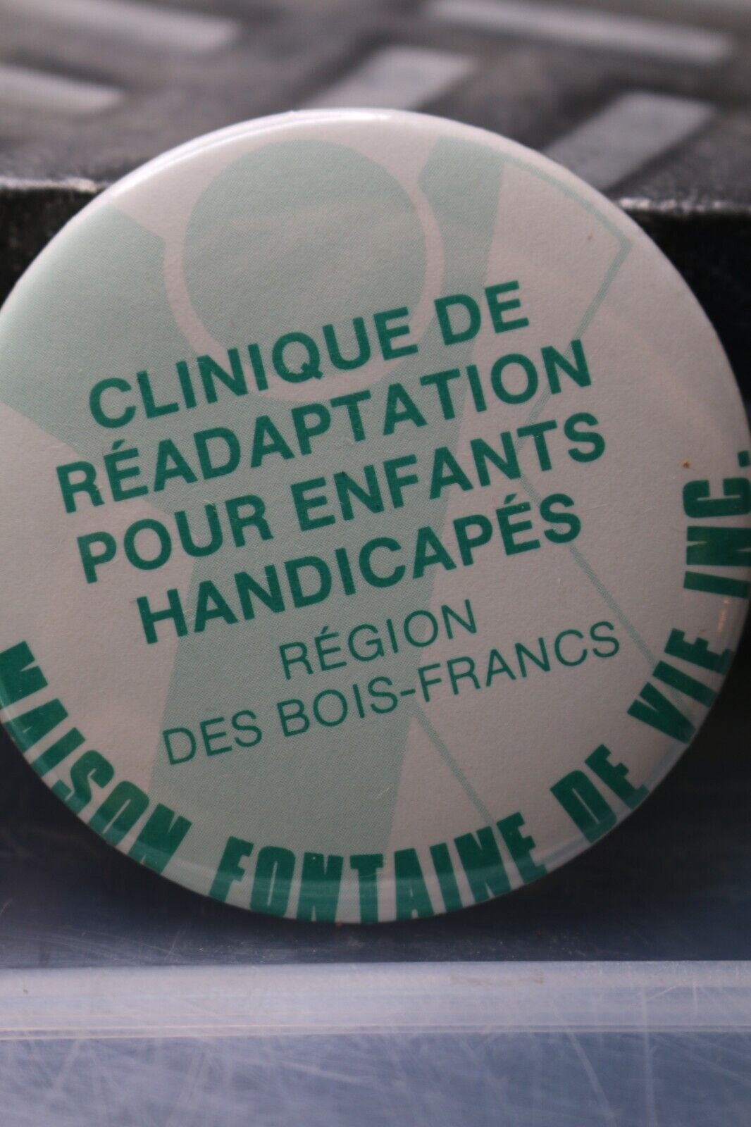Vintage Macaron Pinback Québec Clinique Réadaptation Enfants Handicapés