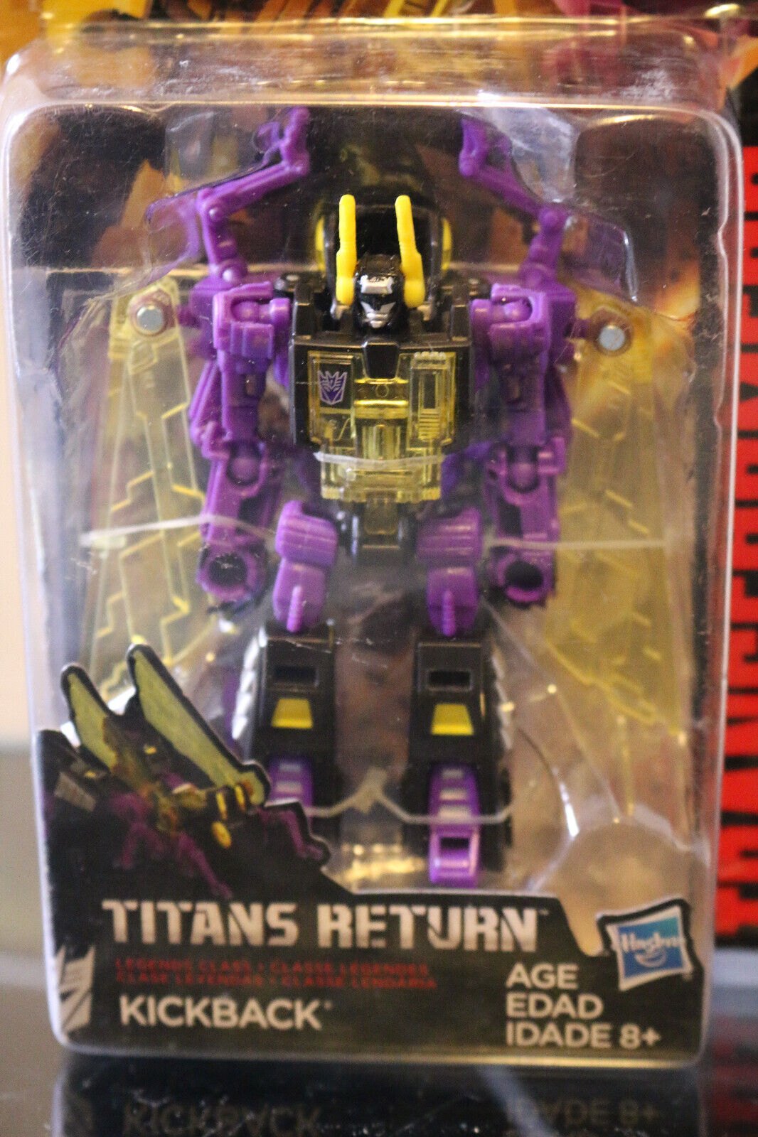 Titans store return kickback