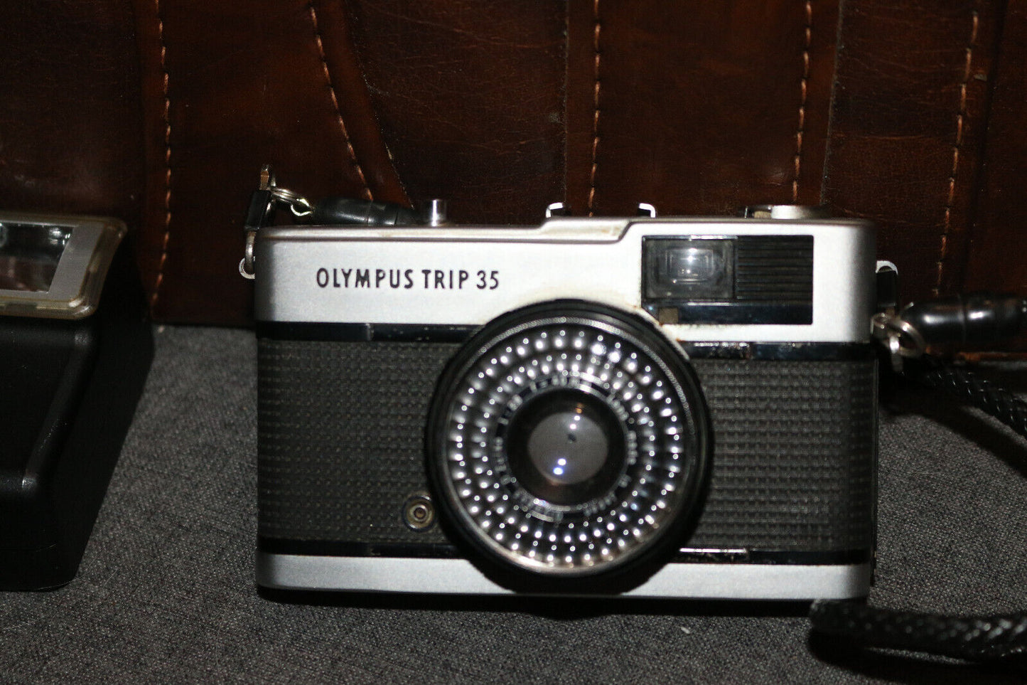 Olympus Trip 35 Point & Shoot Film Camera D.Zuiko 40Mm F2.8 [Exc++] Japan 017981
