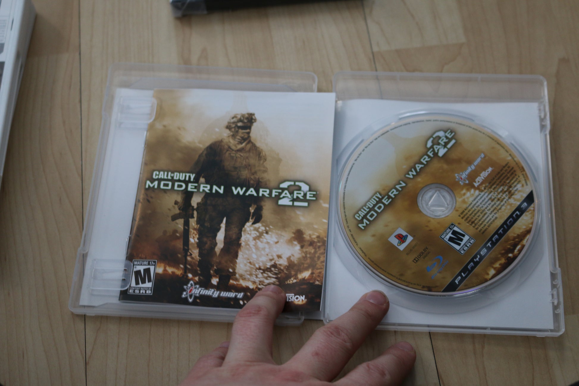 Call of Duty Modern Warfare 2 (PlayStation 3, 2008) COD MW2 PS2