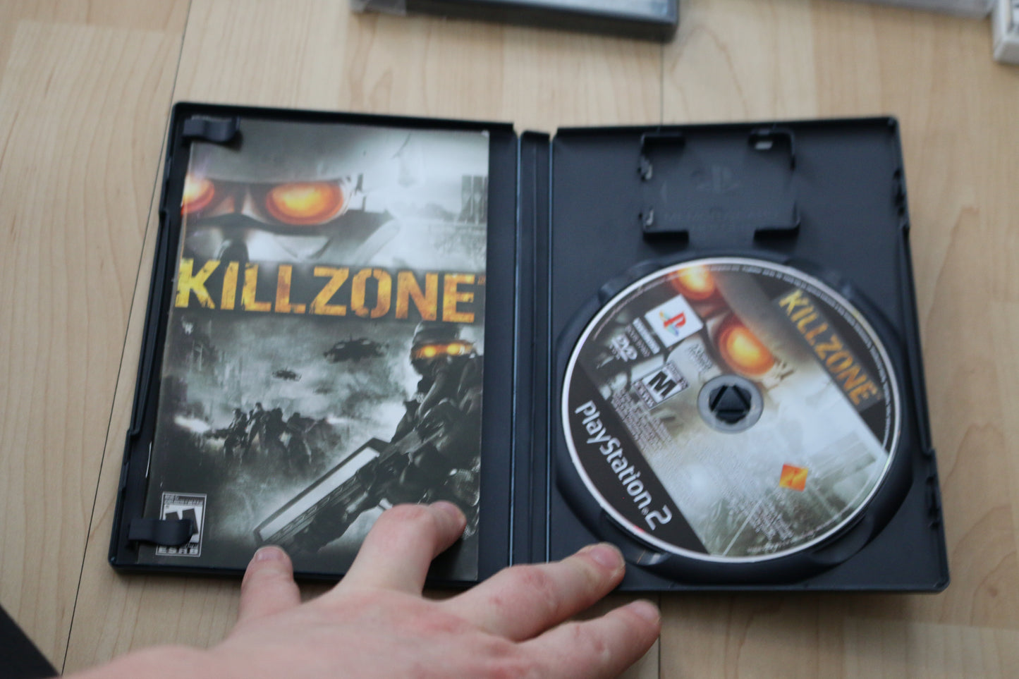 Killzone (Sony Playstation 2, 2004) Ps2 Shooter Game Cib W/ Manual Black Label