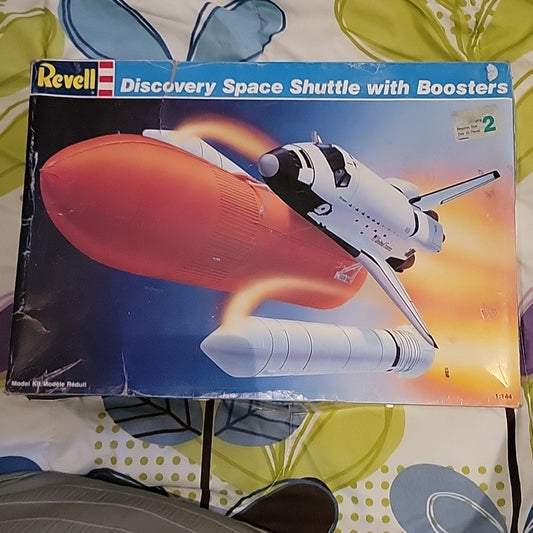 Revell 1/144 Discovery Space Shuttle With Boosters Model Kit 4544 Opened