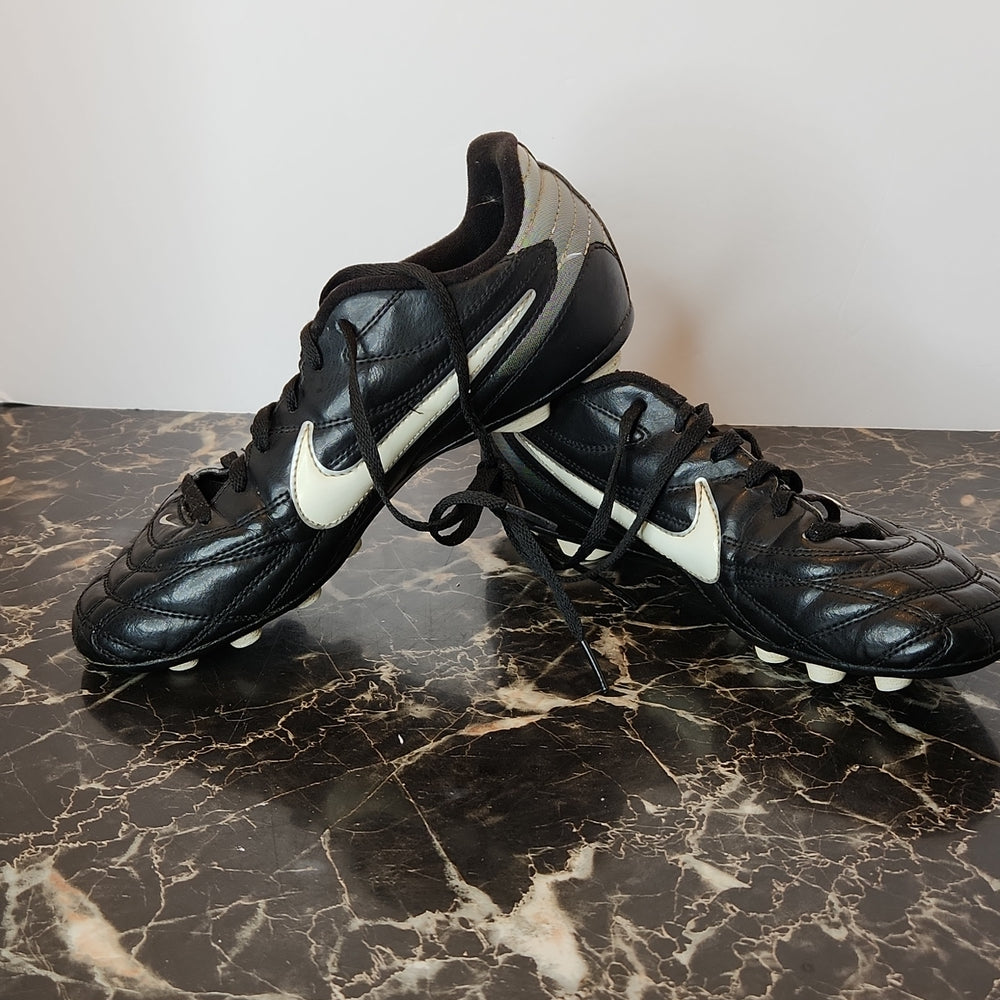 Nike Youth Soccer Shoes Us 5Y