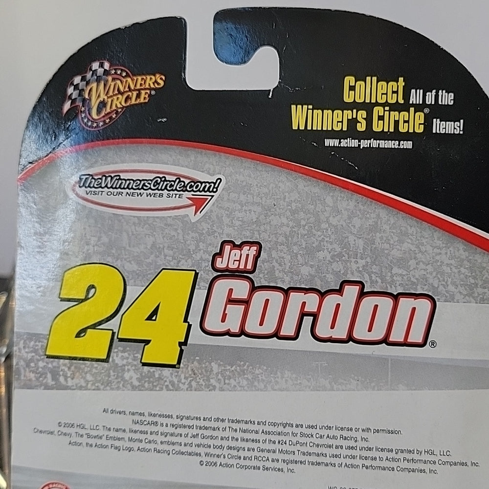 2006 Winner'S Circle Nascar Jeff Gordon 1:64 Scale Stock Car #24 Sealed W/Magnet