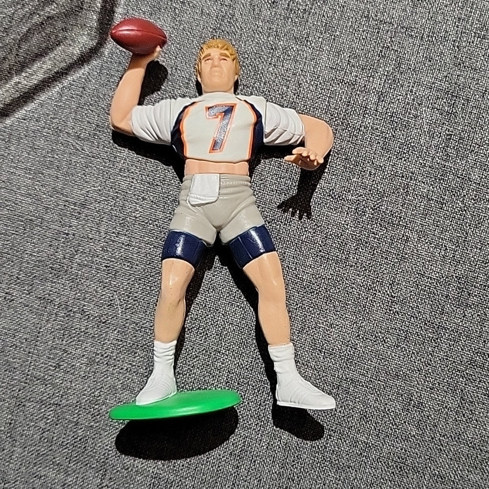 Starting Lineup John Elway 1998 Denver Broncos 7 Football Sports Figure